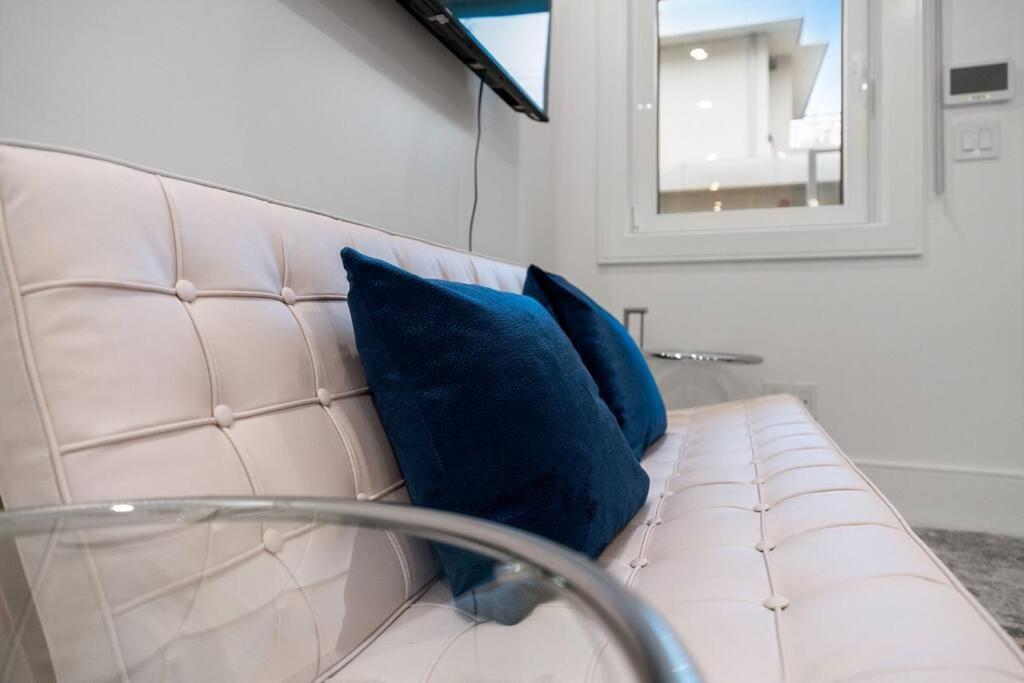 Brand New 2 Bedroom Point Grey Getaway Vancouver Exterior photo